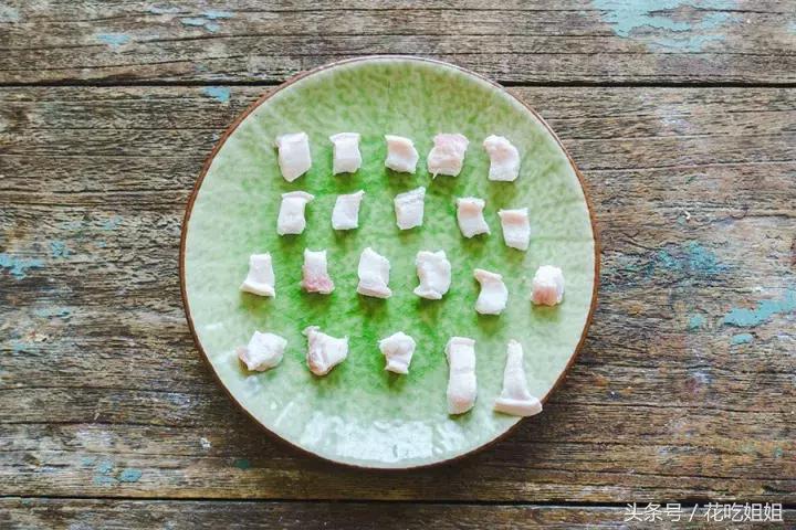 炸猪油渣怎么做到蓬松,怎样炸猪油渣又酥又脆