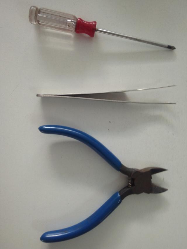 手表金属表带太长了怎么办？自己利用身边的小工具就可以解决了