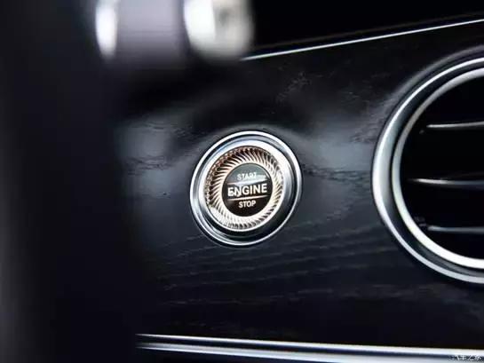 开车不能乱按的3个按钮,开车时最好不要按下这个键