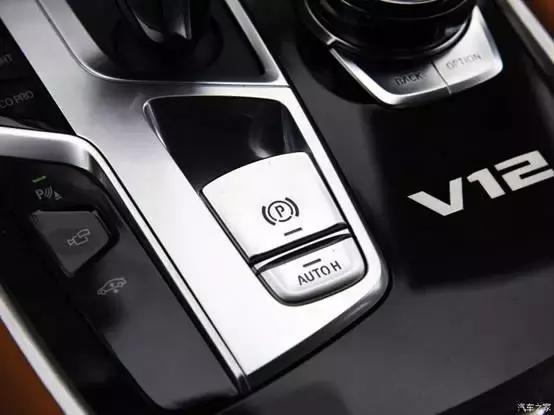 开车不能乱按的3个按钮,开车时最好不要按下这个键