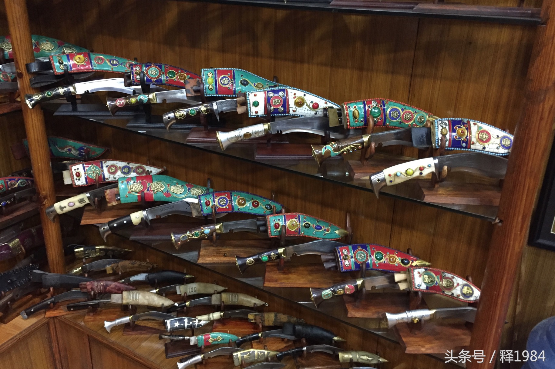 尼泊尔100元人民币能过怎样的生活 (100人民币在尼泊尔能买什么)