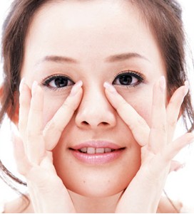 怎么正确的按摩鼻翼让鼻翼变小,缩小鼻头鼻翼的按摩手法