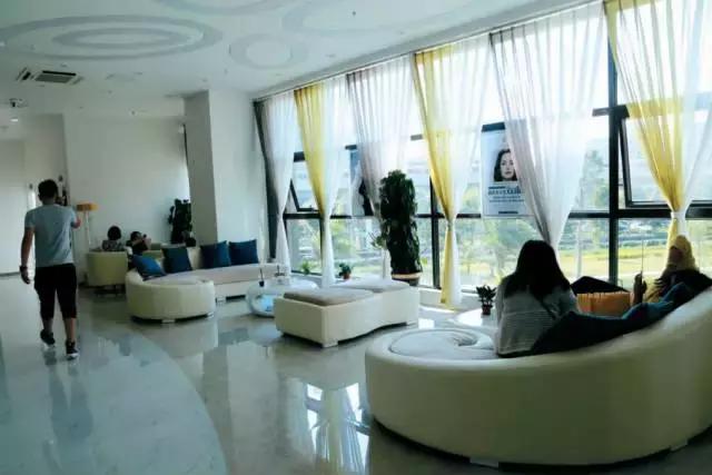 患者投诉昆明华尚医疗美容诊所打了一针肉毒素视力模糊两个月