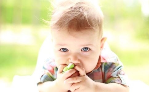 吸二手烟会对孩子有什么危害,吸二手烟对新生儿的危害性有哪些