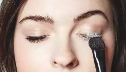 没过期的散粉的用处,过期散粉还能用吗有毒吗