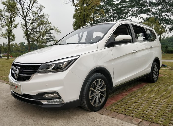 宝骏730新款顶配自动挡,宝骏730最新款内部布局和空间