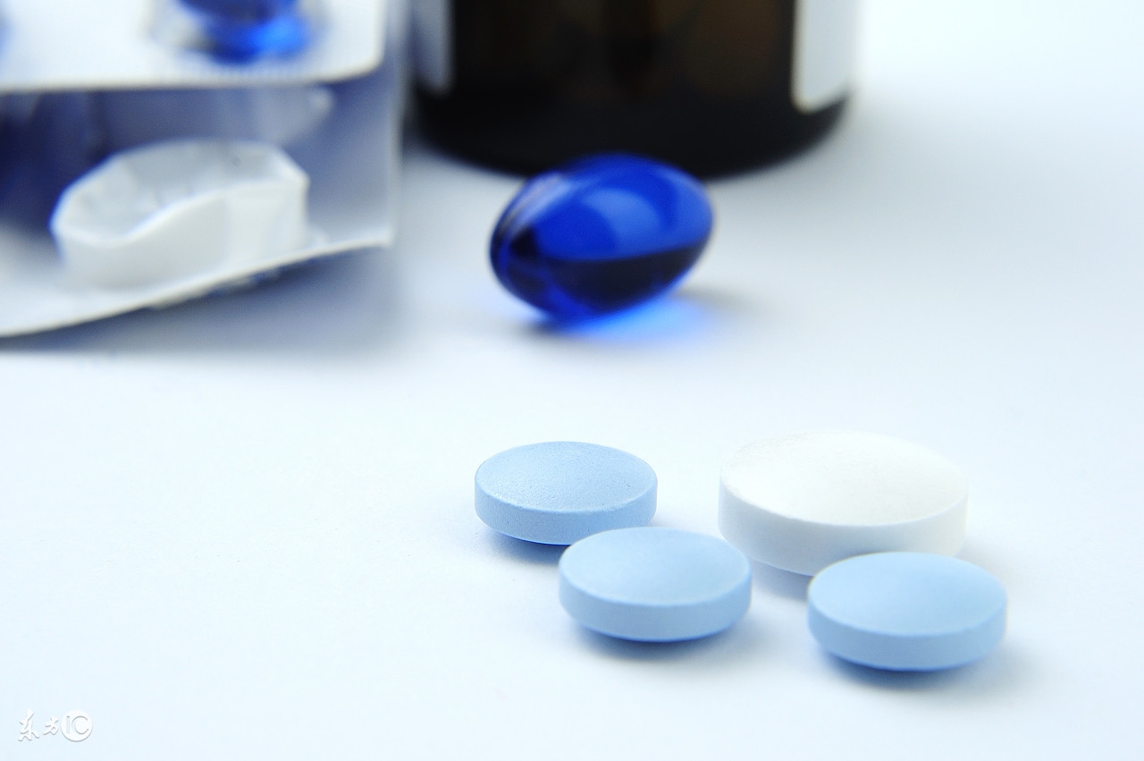 一感冒就喝退烧药,一般的感冒发烧要吃抗生素吗