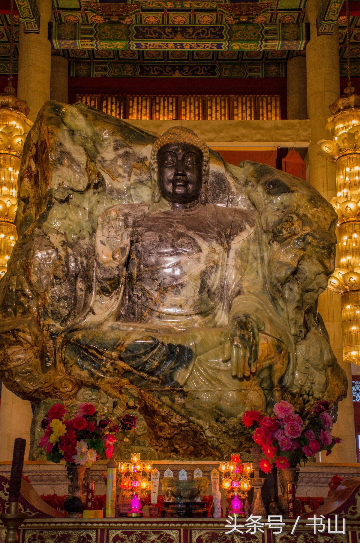鞍山最大玉佛简介,辽宁鞍山最大的玉佛价值