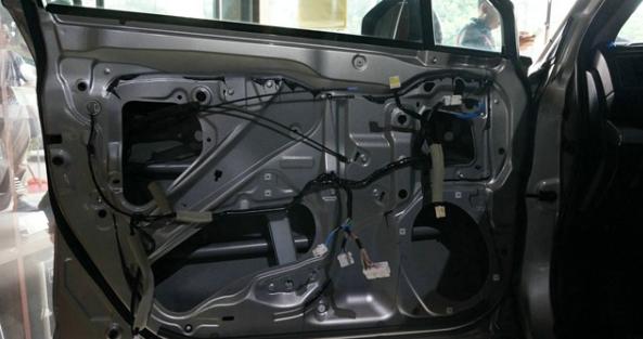 斯巴鲁傲虎cd机做音响,斯巴鲁傲虎2021哈曼卡顿音响