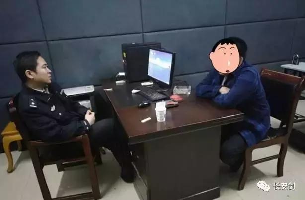 “师兄，我第一次看见死人，很害怕！”“来来来，我给你讲个故事……”