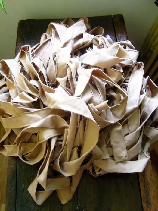 旧窗帘带圈怎么不花钱改成挂钩用,旧的窗帘不要了能做什么用呢