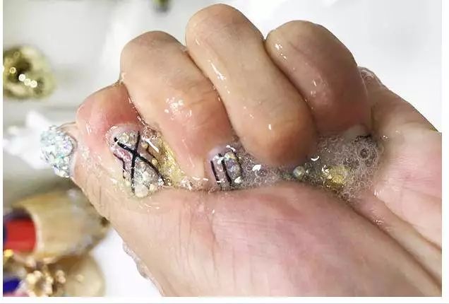 种草｜不保养你想当“老阿姨”吗