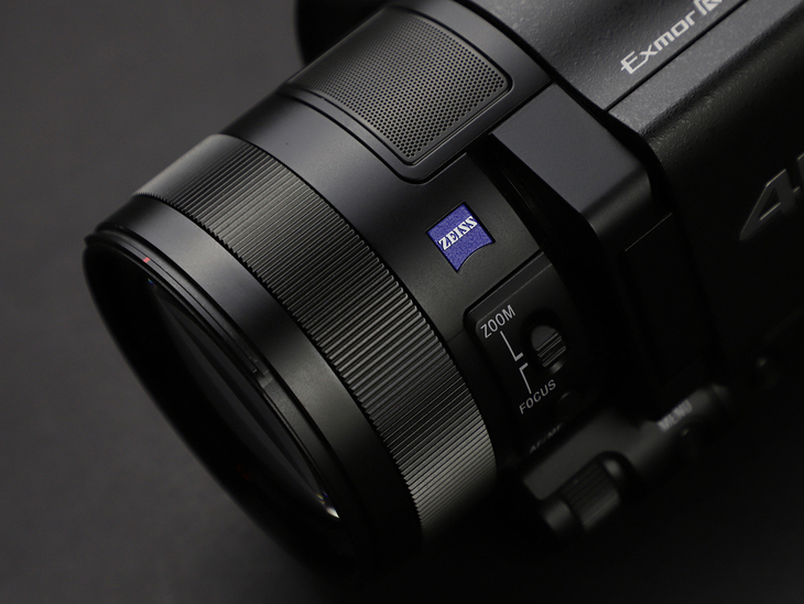 可拍4KHDR视频的手持摄像机1英寸CMOS索尼FDR-AX700摄像机评测