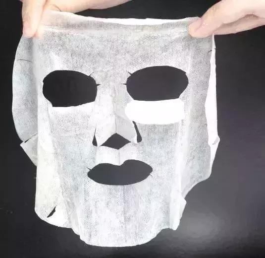 皮肤起皮卡粉浮粉怎么办,干皮上妆起皮浮粉斑驳怎么解决呢