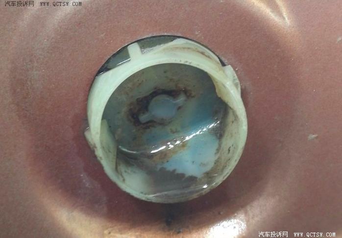 东风日产奇骏天窗漏水,日产奇骏天窗漏水后面排水口在哪