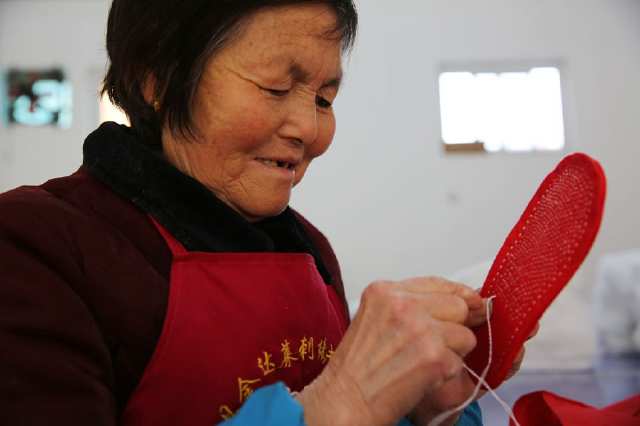 千阳刺绣销售,千阳虎头鞋西安专卖店