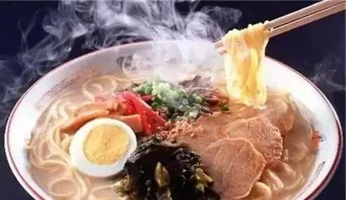 天气再冷，过烫的食物也别急着吃，一不小心就……