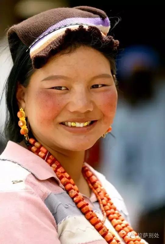 *藏西**往事：八廓街游走牙医，30年前和30年后的故事