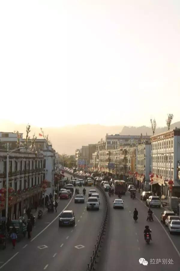 *藏西**往事：八廓街游走牙医，30年前和30年后的故事