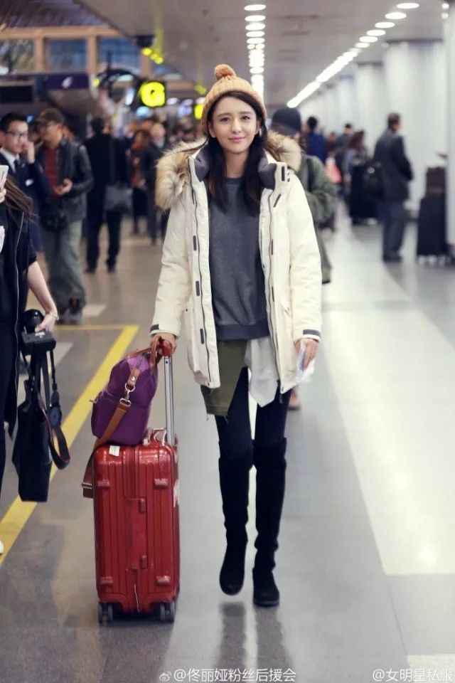 鹿晗刘昊然同款羽绒服,刘昊然中戏羽绒服机场