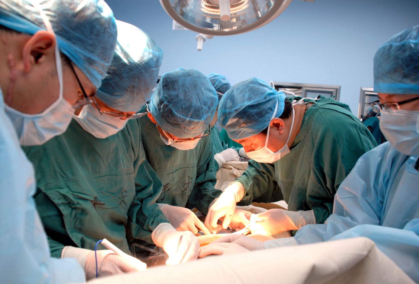 27岁产妇分娩“羊水栓塞”ICU住3天花10万仍然无力回天