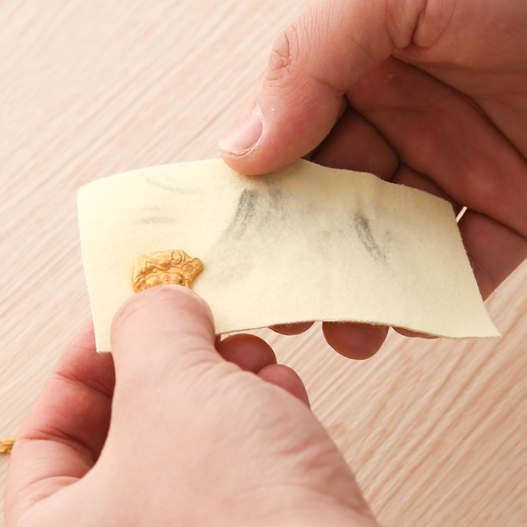 首饰氧化发黑怎么处理,铜首饰氧化发黑怎么清洗