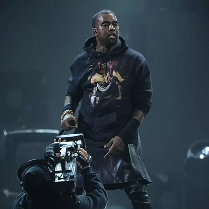 一件卫衣卖1千多,一件offwhite卫衣多少钱