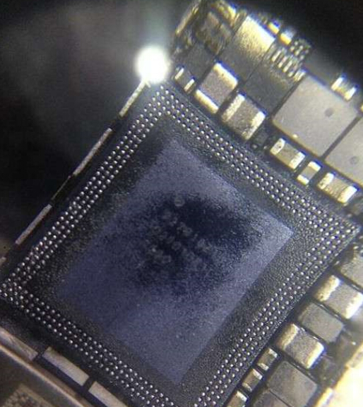 iphone6p开机不了,苹果6p花屏出现条纹不开机