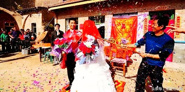 剖腹产有没有1年后怀孕生孩子的,女子剖腹产后生孩子