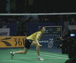 羽毛球反手高远球常见错误,羽毛球双打正反手接杀挑高球