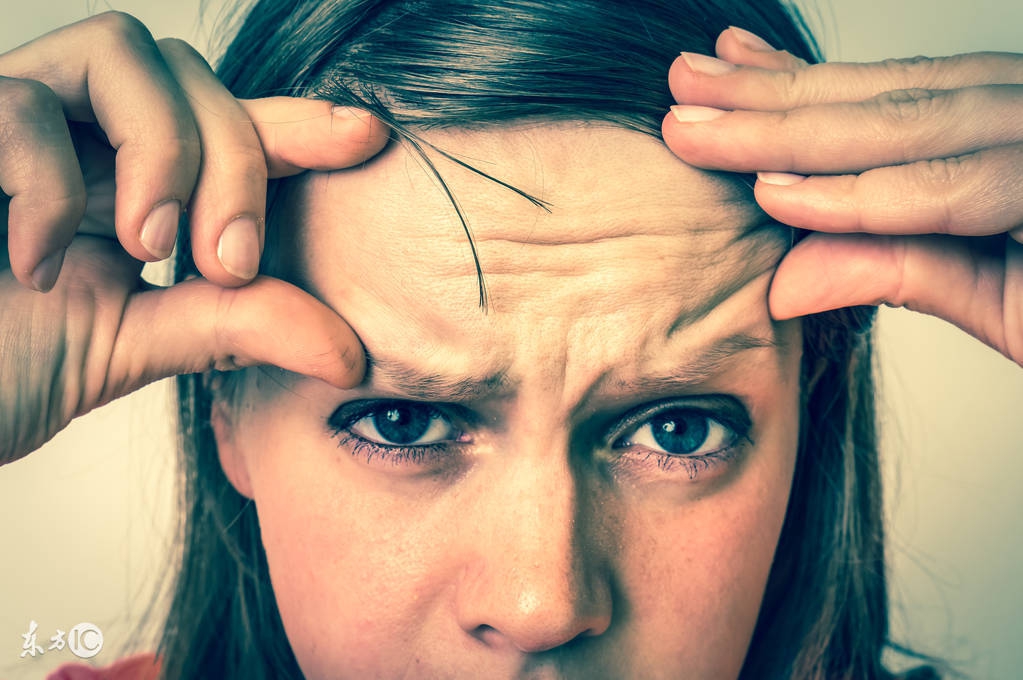 额头眉心长痘怎么回事还痛,眉心额头长痘可以用什么药