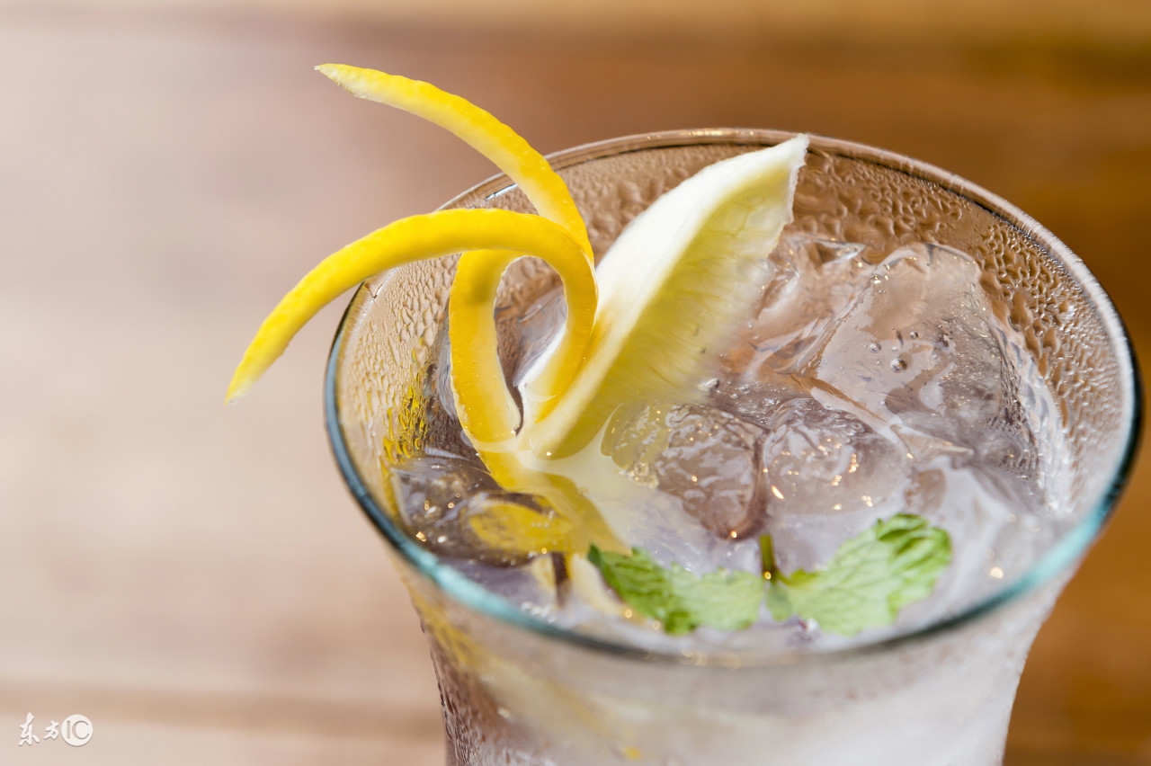 额头眉心长痘怎么回事还痛,眉心额头长痘可以用什么药