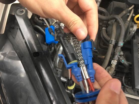 雪莱特氙气大灯安装,上班换灯泡