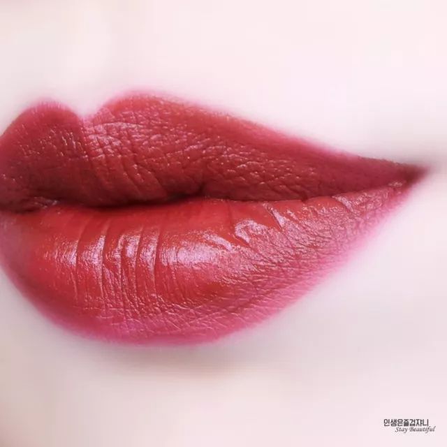 秋冬必入的5支口红显白显气质,勃艮第红口红适合什么肤色