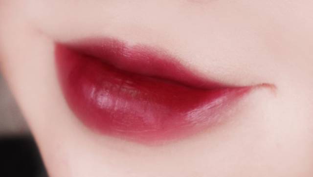 秋冬必入的5支口红显白显气质,勃艮第红口红适合什么肤色