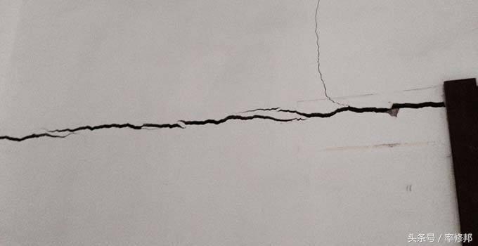 老师傅心中，墙面裂缝的解决办法及预防方法是这个