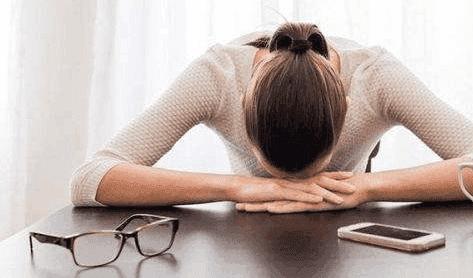 头上长痘痘是什么原因呢,头上长痘痘是什么原因怎么办