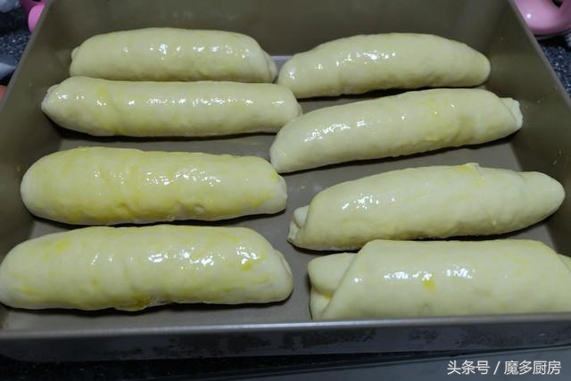 奶油毛毛虫面包松软香甜超好吃,奶油毛毛虫面包