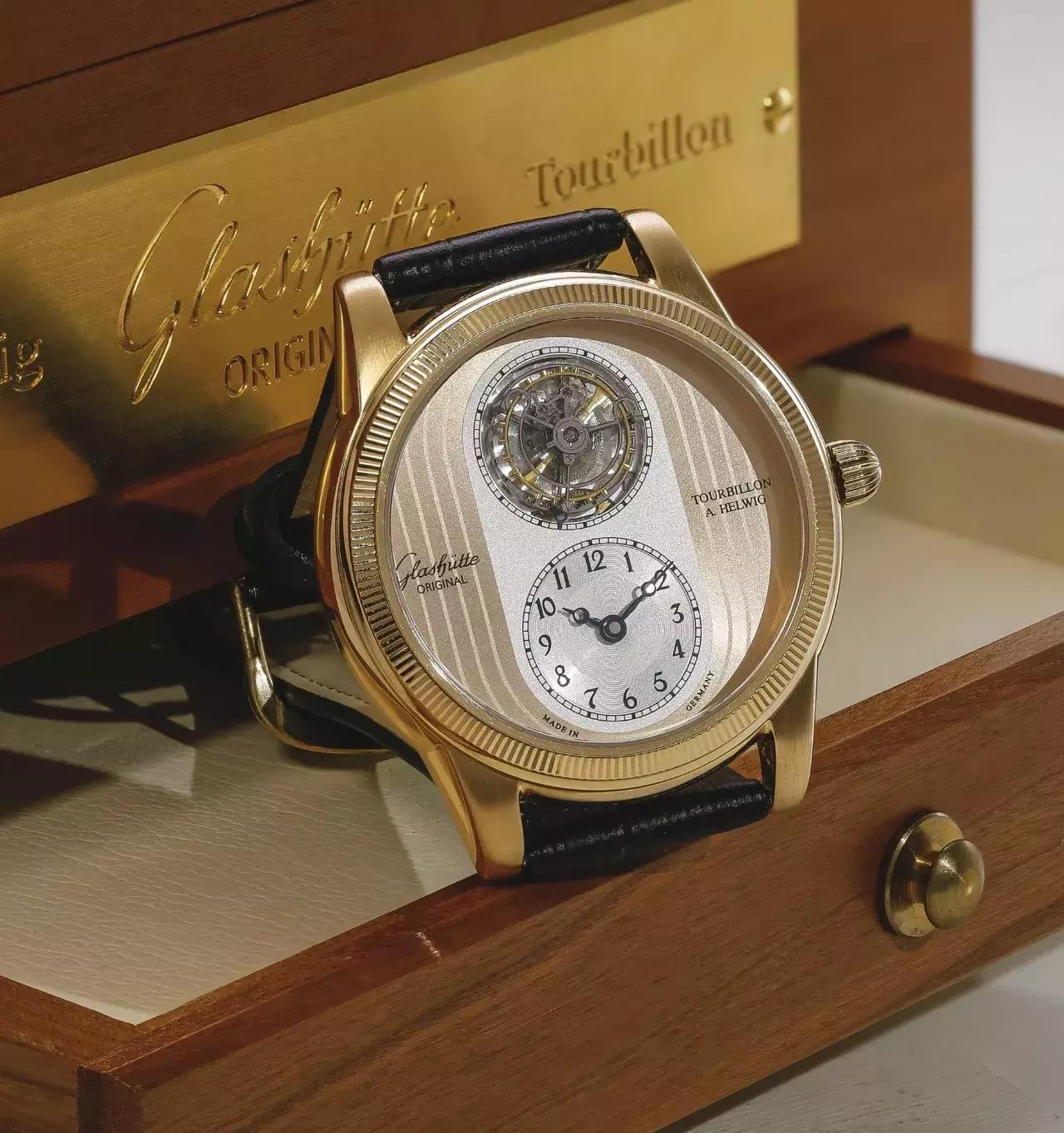 陀飞轮哪个好看,最好看的平民陀飞轮