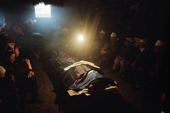 人死后守夜为什么香不能灭,人死后守灵什么意思