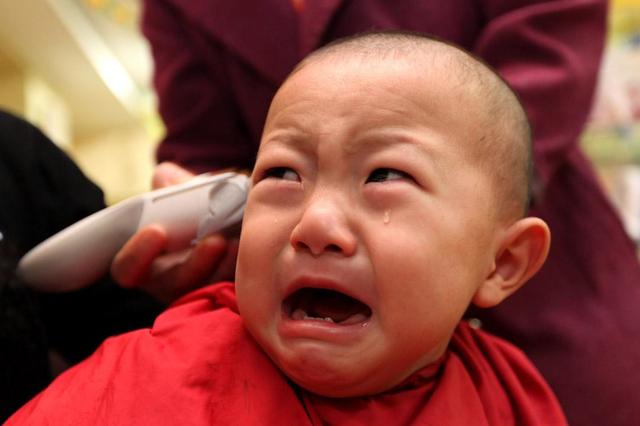 龙抬头宝宝剃发关注事项,二月二龙抬头婴儿剃头时间