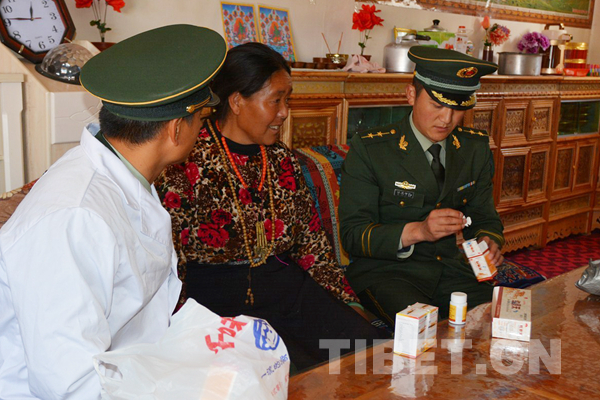 高原行医十二年青春无悔献警营