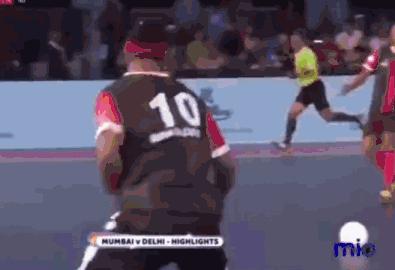 小罗足球独造11球,小罗都踢哪个位置最厉害