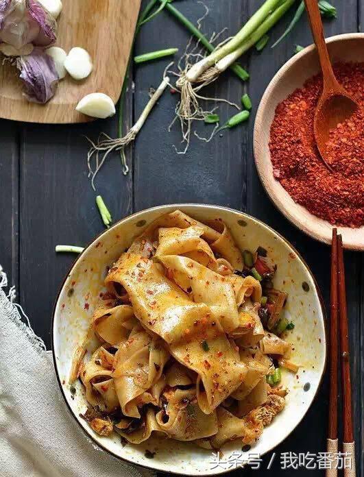 陕西面食biangbiang面的biang字怎么写,陕西人吃的biangbiang面