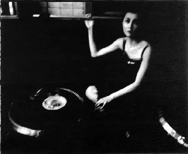 拍糊了的照片怎么调清晰,照片拍糊了