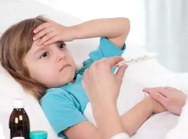 孩子发烧快速退烧方法穴位,孩子发烧怎么办简单正确的退烧法