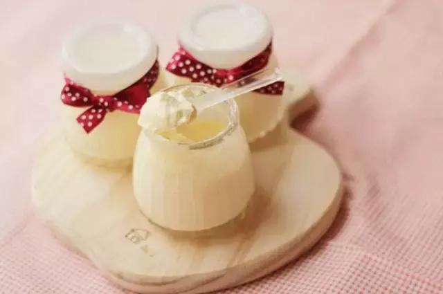 用不完的淡奶油怎么处理,用不完的白奶油下次怎么用