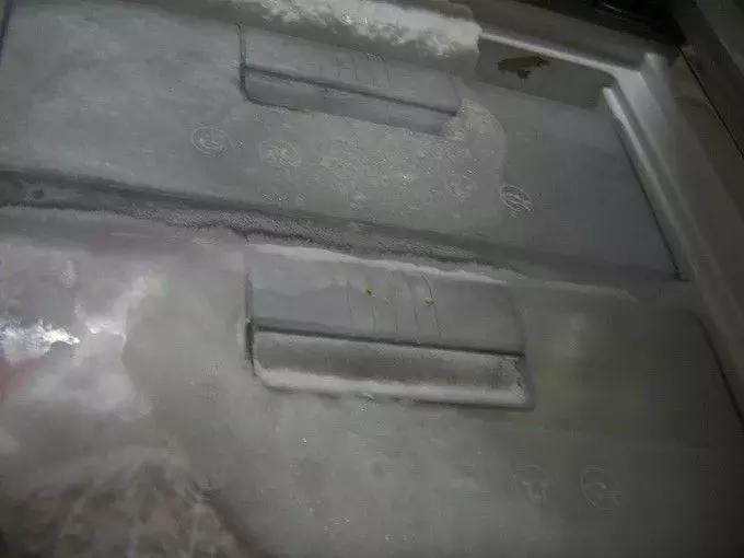 冰箱冷冻室结冰霜厉害是什么原因,风冷冰箱蒸发器结满霜是什么原因