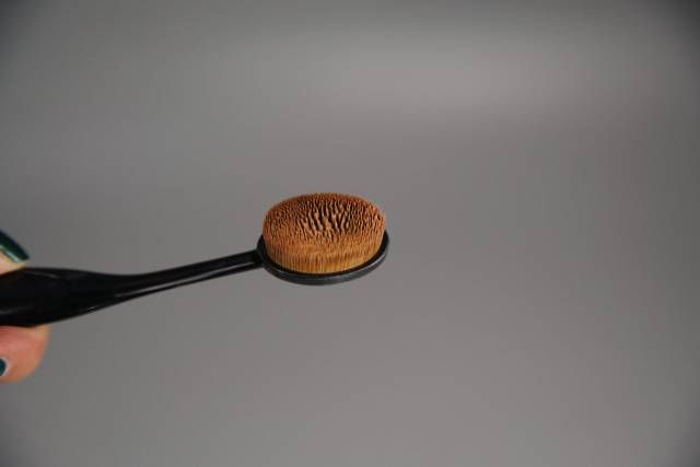 不到10块却一直回购的东西粉底刷,20块钱的粉底液测评