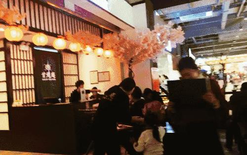 天津人为一只抹茶小兔几甘愿排大队！只为感受那恋爱般的甜度！